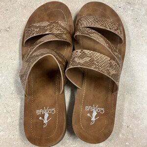 Corkys SZ 8 Women’s Lydia Slip On Sandals Gold Brown Snake Print Shoe